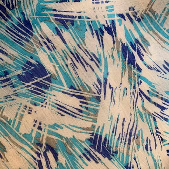 Flowy Tie Back Tank Top - Picture 4 of 4